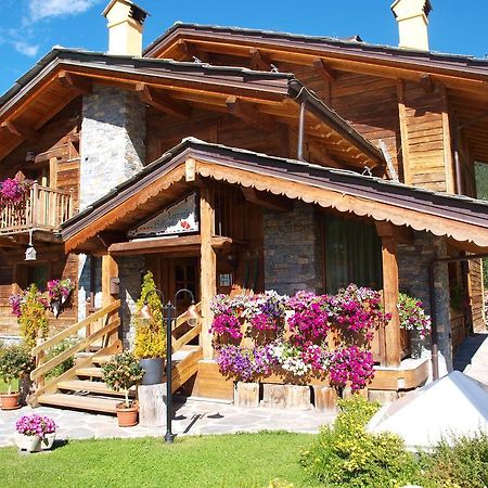 Hotel Letterario Locanda Collomb La Thuile Exterior photo