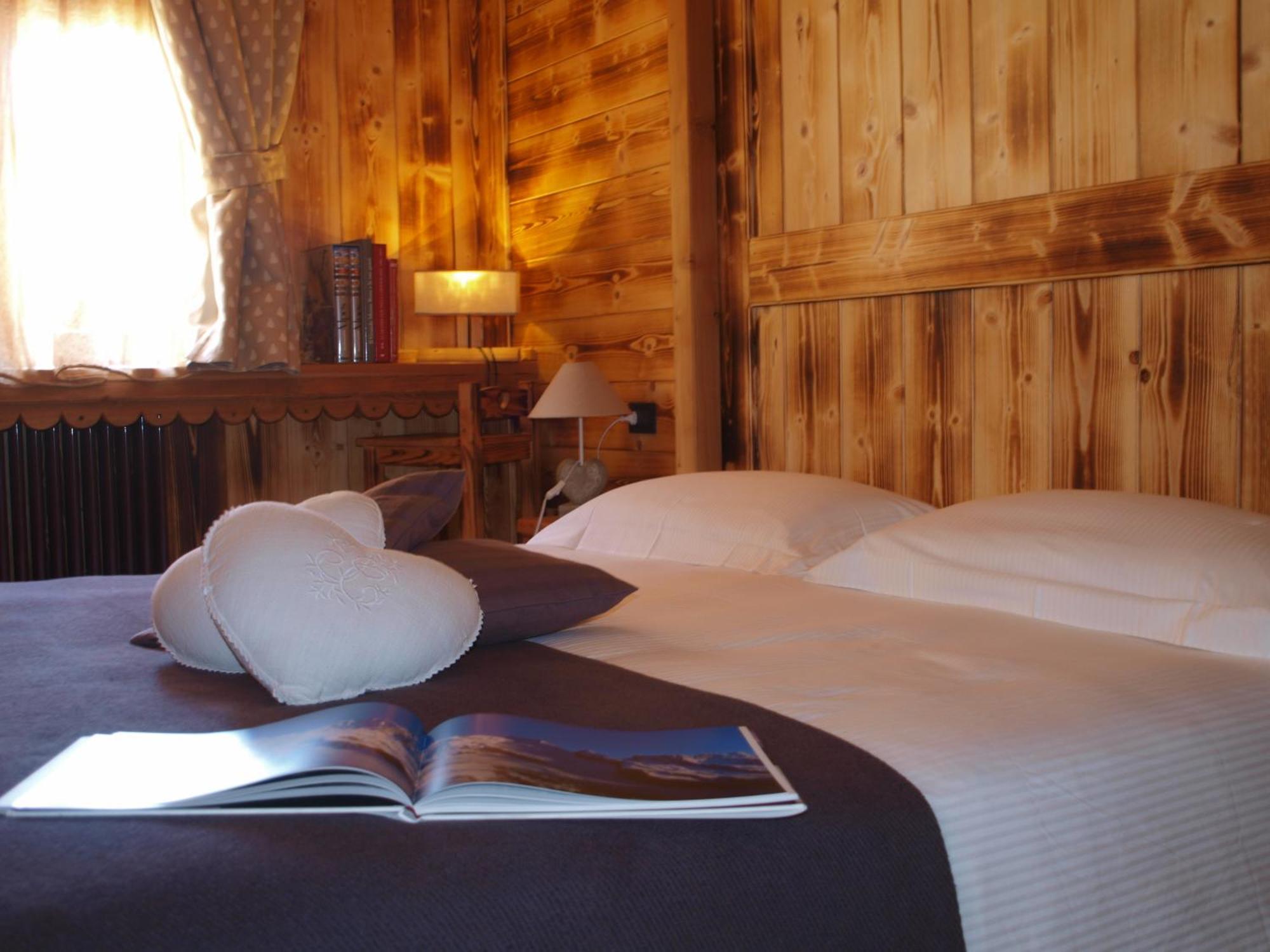 Hotel Letterario Locanda Collomb La Thuile Room photo