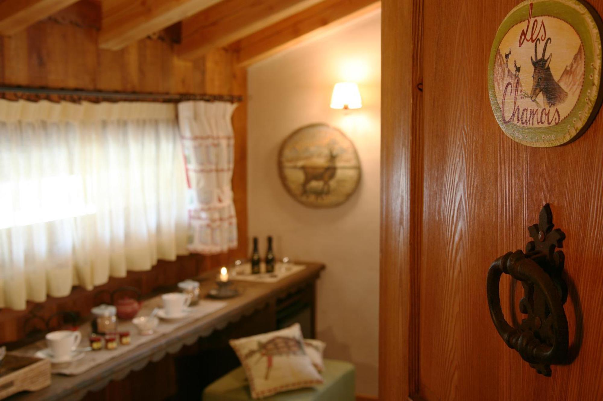 Hotel Letterario Locanda Collomb La Thuile Room photo