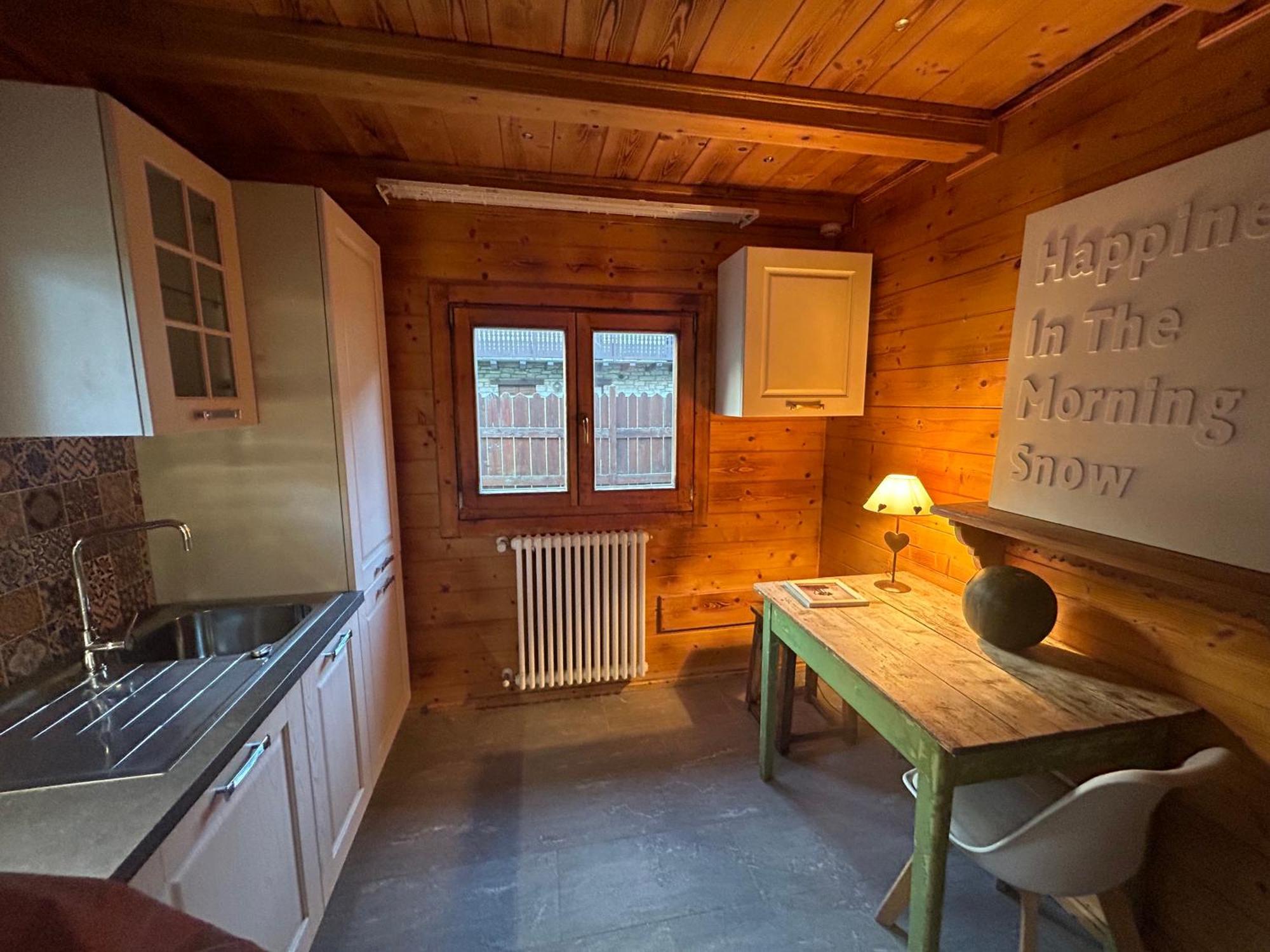 Hotel Letterario Locanda Collomb La Thuile Exterior photo