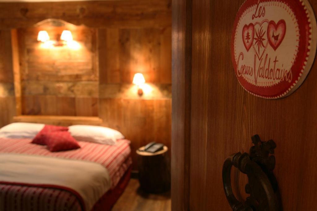 Hotel Letterario Locanda Collomb La Thuile Room photo